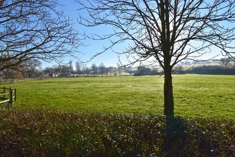 St Neots Bumbles Green, Nazeing, Waltham Abbey, EN9 2SD
