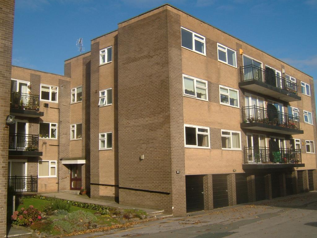 Windsor Court, Moortown, Leeds, LS17 6SL 2 bed apartment £750 pcm (£
