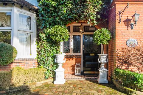 5 bedroom detached house for sale - Ollards Grove, Loughton, Essex, IG10