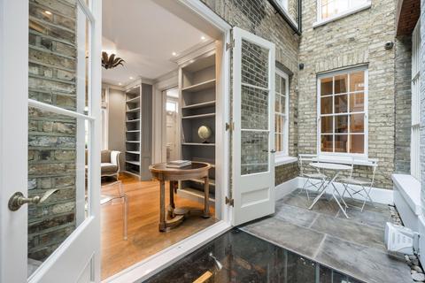 3 bedroom terraced house to rent - Burnsall Street, London, SW3