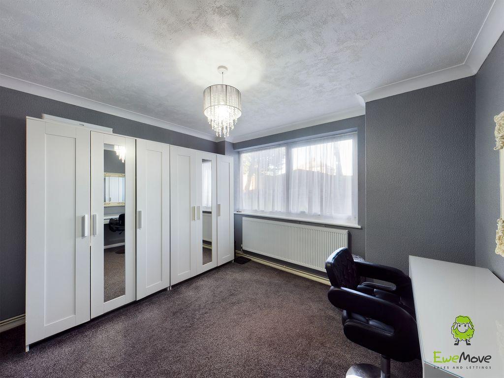 Bedroom 2 (Double)