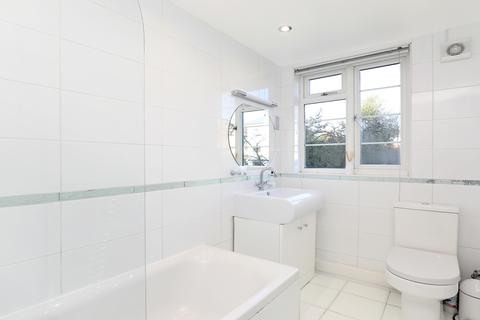 22 Manor Vale, Brentford, TW8 9JP