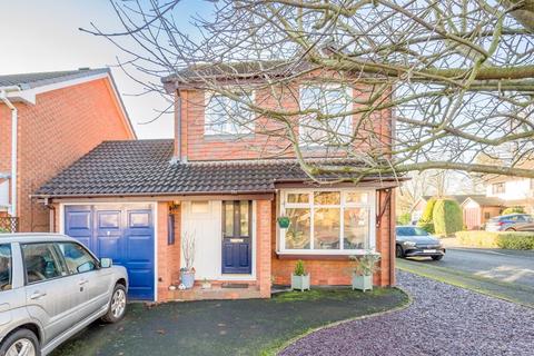 3 bedroom detached house for sale - Cumberland Close, Kingswinford, DY6 8JE