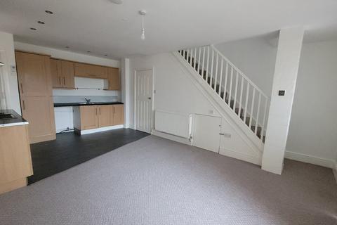 2 bedroom semi-detached house to rent, Spring Gardens,