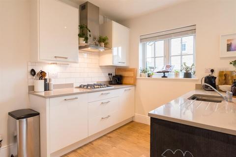 86 Bletchley Road, Horsforth, Leeds, LS18 4FG