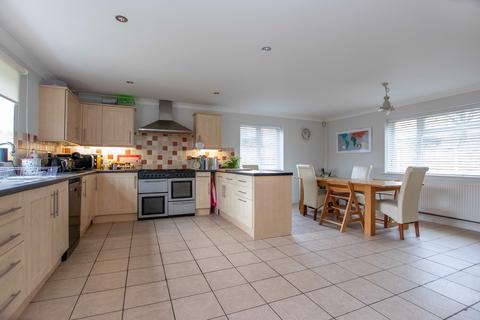 30 Common Road, Wincanton, BA9 9HX