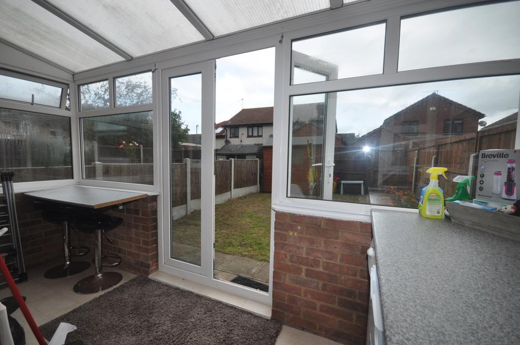 Chadwick Close Northfleet DA11 1 bed £850 pcm (£196 pw)