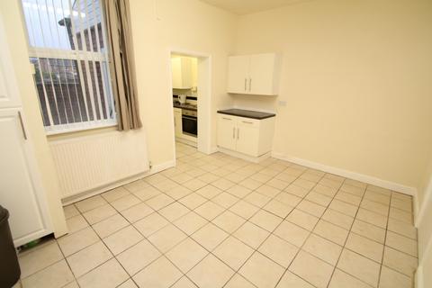 3 bedroom terraced house to rent, Whiteacre Road, Ashton-Under-Lyne, OL6