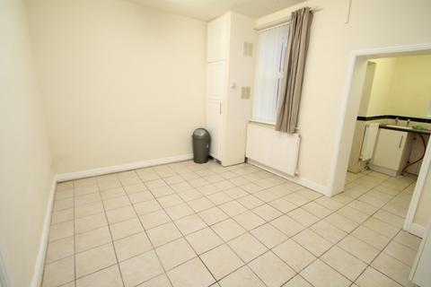 3 bedroom terraced house to rent, Whiteacre Road, Ashton-Under-Lyne, OL6
