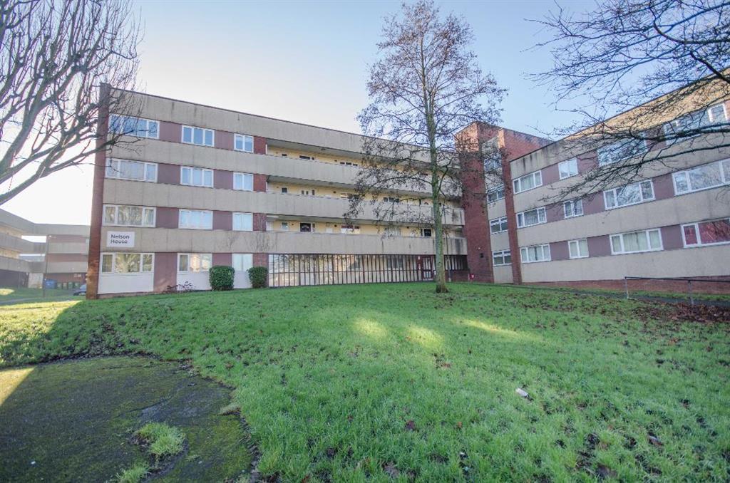Nelson Road, Staple Hill, Bristol... 2 bed ground floor flat £160,000
