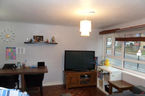 2 bedroom flat to rent - Warham Road, South Croydon CR2