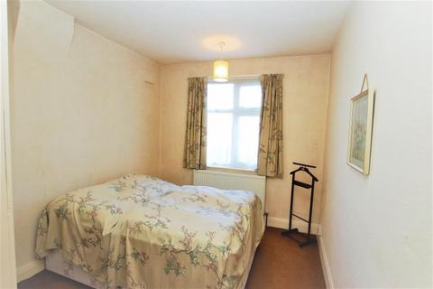15 Winchfield Close, Harrow, HA3 0DT