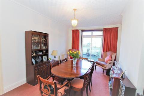 15 Winchfield Close, Harrow, HA3 0DT