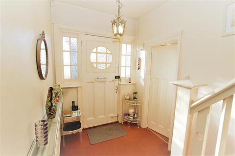 15 Winchfield Close, Harrow, HA3 0DT