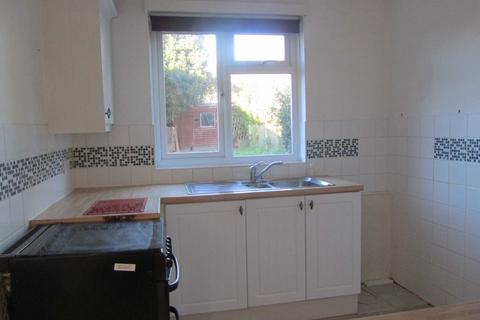 3 bedroom semi-detached house to rent, Southbourne Road, Eastbourne