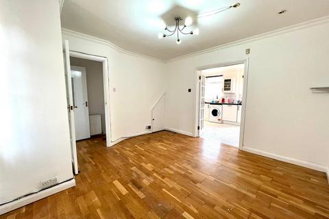 2 bedroom semi-detached house to rent, Clewer Crescent, Harrow