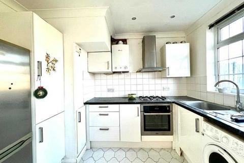2 bedroom semi-detached house to rent, Clewer Crescent, Harrow
