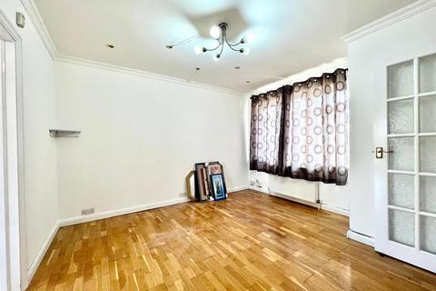 2 bedroom semi-detached house to rent, Clewer Crescent, Harrow
