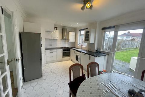 2 bedroom semi-detached house to rent, Clewer Crescent, Harrow