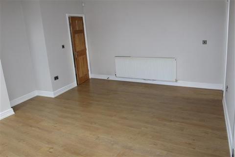 3 bedroom end of terrace house for sale - Ashton Road West, Manchester