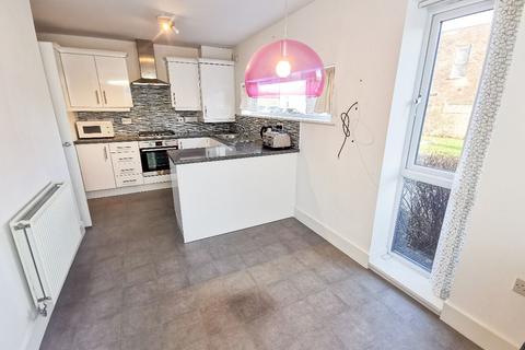 3 bedroom semi-detached house to rent, Parsons Courtyard, Gateshead