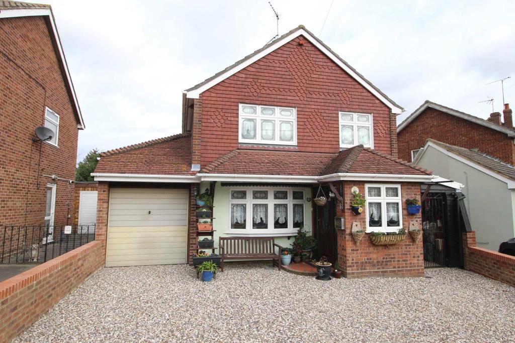 Crescent Road, Heybridge 4 bed detached house £485,000