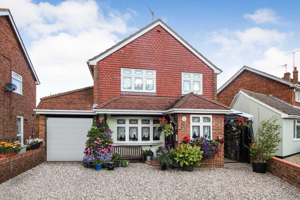 Crescent Road, Heybridge 4 bed detached house for sale £475,000