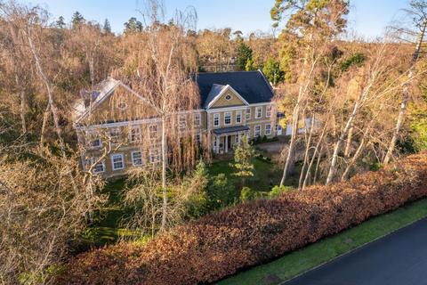 14 Broomfield Ride, Oxshott, Leatherhead, KT22 0LW