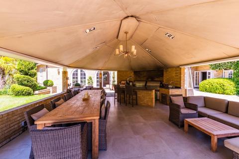14 Broomfield Ride, Oxshott, Leatherhead, KT22 0LW