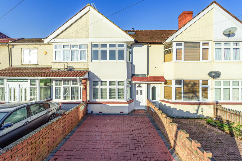 Fernside Avenue, Feltham, TW13 3 bed terraced house £1,600 pcm (£369 pw)
