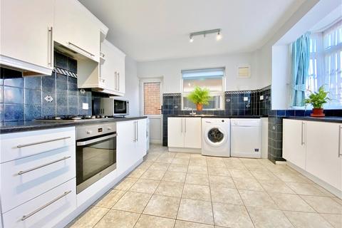 25 Arnold Crescent, Isleworth, TW7 7NS