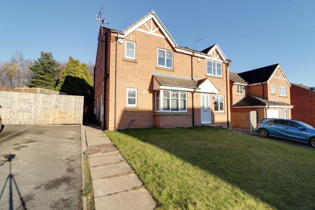 Millbeck Approach, Morley, Leeds LS27 8WA 1 bed cluster house £143,500
