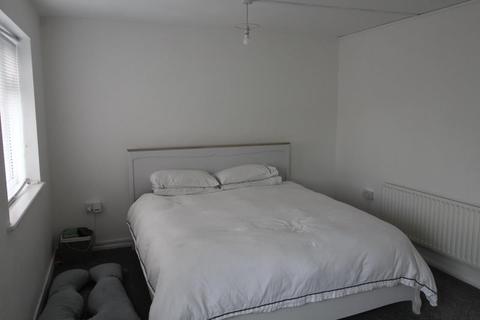 2 bedroom flat to rent - High Street Hornchurch RM11 1RR