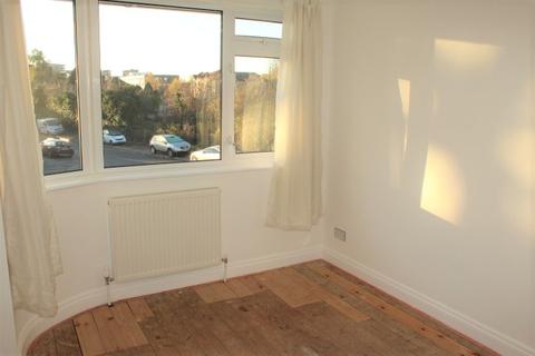 127 Moremead Road, London, SE6 3LU