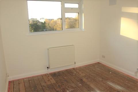 127 Moremead Road, London, SE6 3LU