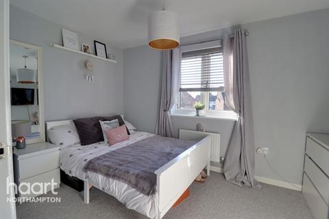 8a Crawley Close, Northampton, NN2 8BA