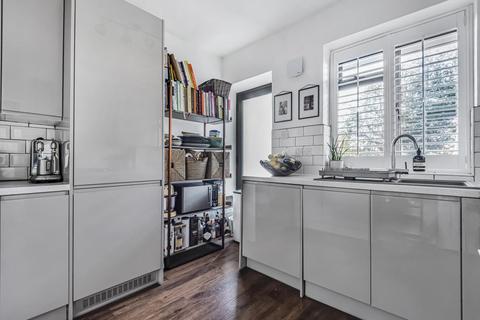 Flat 27, Victoria Court Kingsbridge Avenue, London, W3 9AH