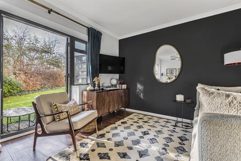Flat 27, Victoria Court Kingsbridge Avenue, London, W3 9AH