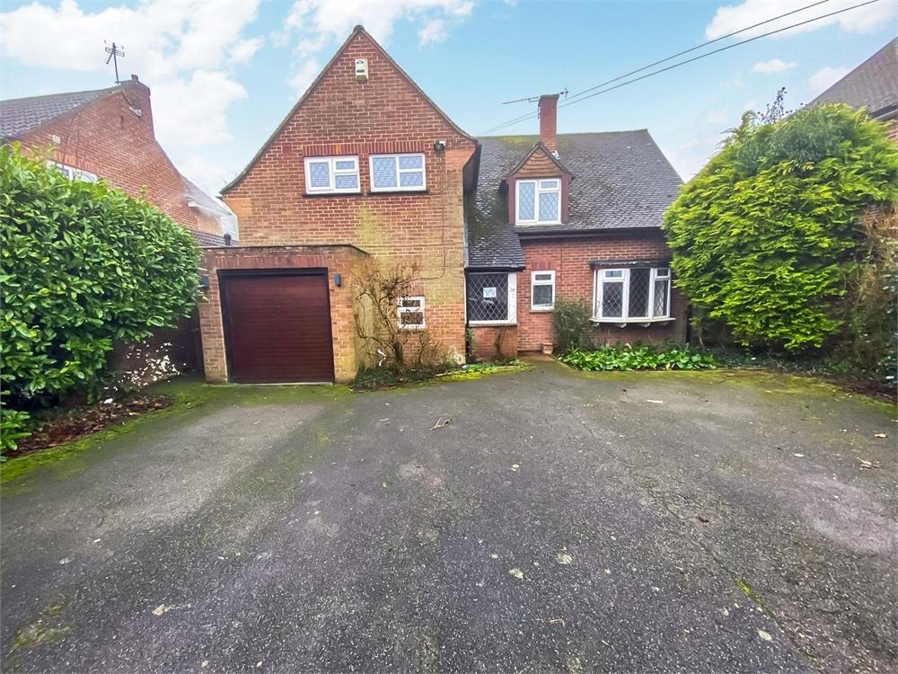 Wood Lane Close, Iver, Buckinghamshire 4 bed detached house £1,700