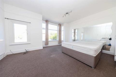 undefined, Yiewsley, WEST DRAYTON UB7