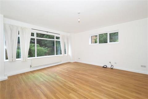 2 bedroom apartment to rent - Cedar Close, Buckhurst Hill, IG9