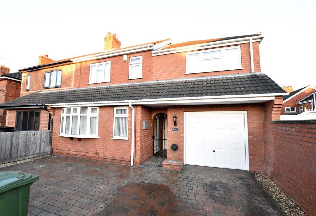 West Common Crescent, Scunthorpe... 4 bed semidetached house £230,000