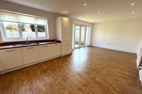 4 bedroom detached house to rent, Hudson Close, Kingsholm, Gloucester