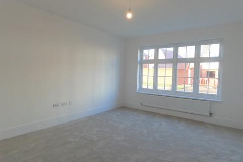 4 bedroom detached house to rent, Hudson Close, Kingsholm, Gloucester