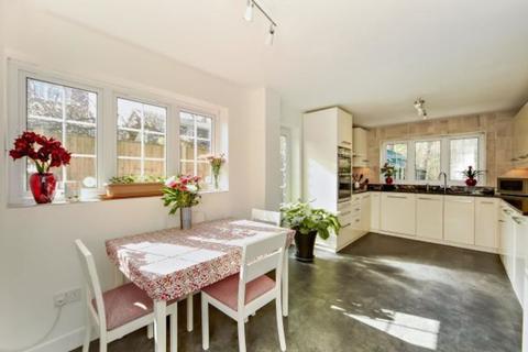 52 Kersey Drive, South Croydon, CR2 8SX