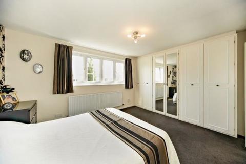 52 Kersey Drive, South Croydon, CR2 8SX