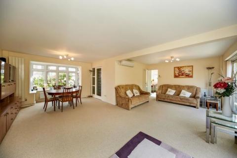 52 Kersey Drive, South Croydon, CR2 8SX