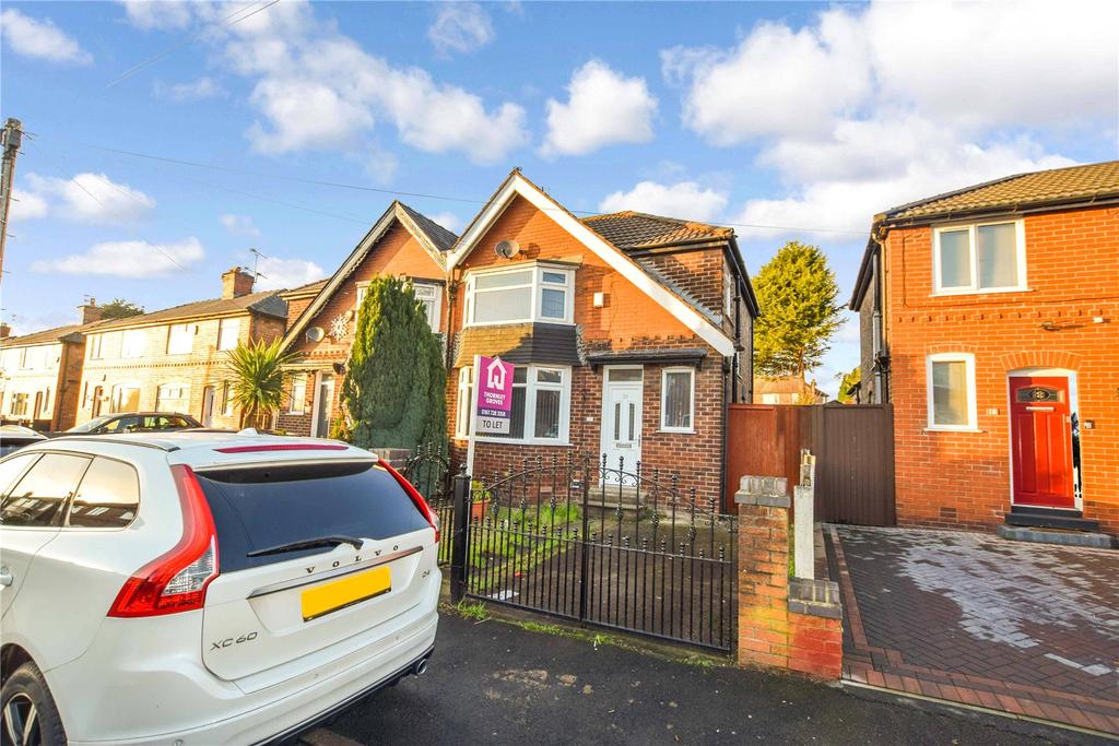 Branksome Drive, Salford, Manchester, M6 3 bed semidetached house £