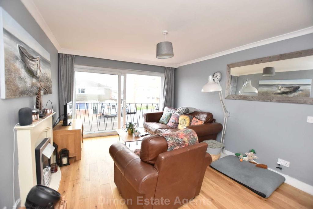 Broadsands Drive, Gomer, Gosport 3 bed townhouse £285,000