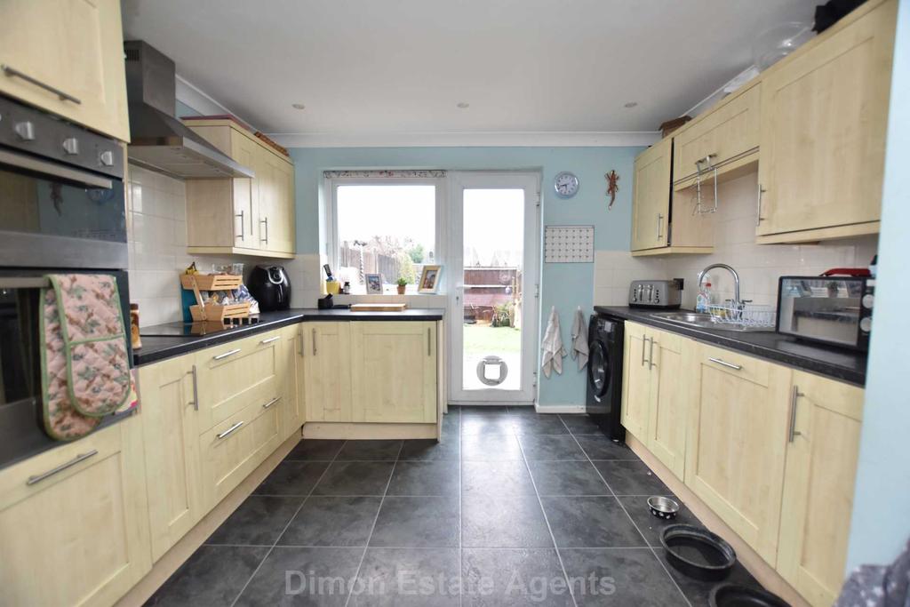 Broadsands Drive, Gomer, Gosport 3 bed townhouse £285,000